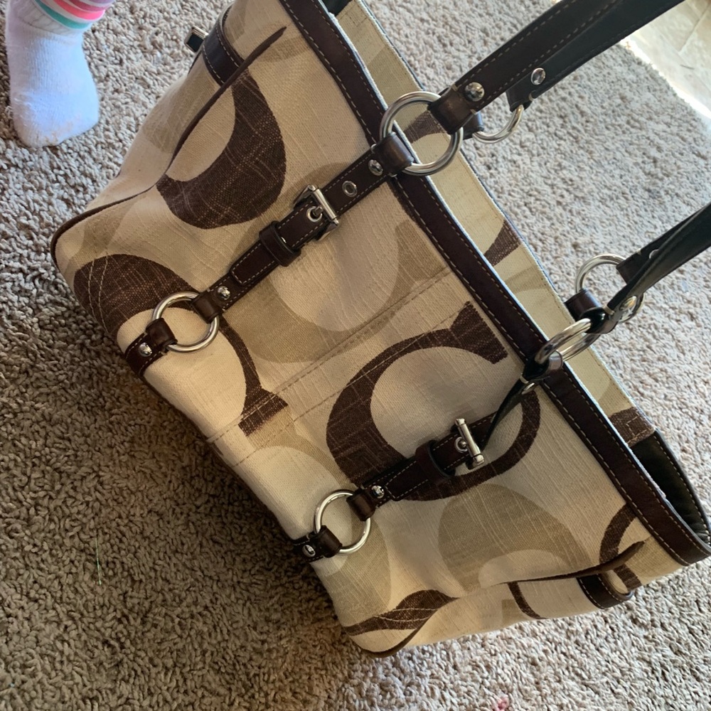 Medium authentic Coach shoulder bag